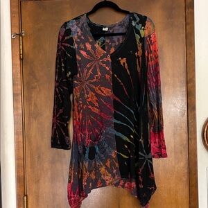 Kathmandu Imports Tie Dye Tunic very stretchy with sharkbite hem bust 17”wore 1X
